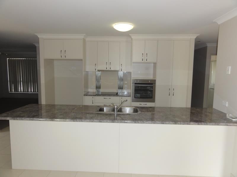 11 Coventry Court, Urraween QLD 4655