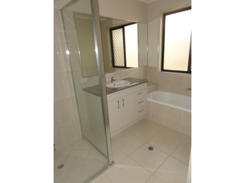 11 Coventry Court, Urraween QLD 4655