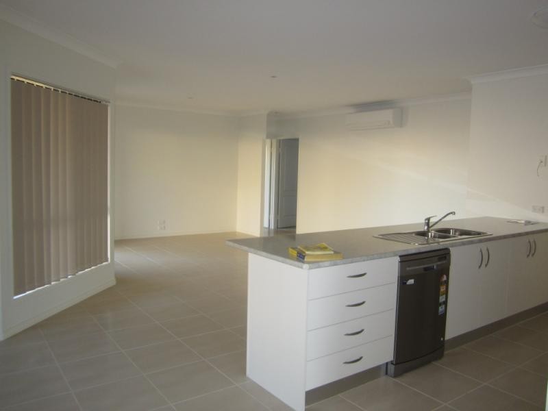 26 Pembridge Circuit, Urraween QLD 4655