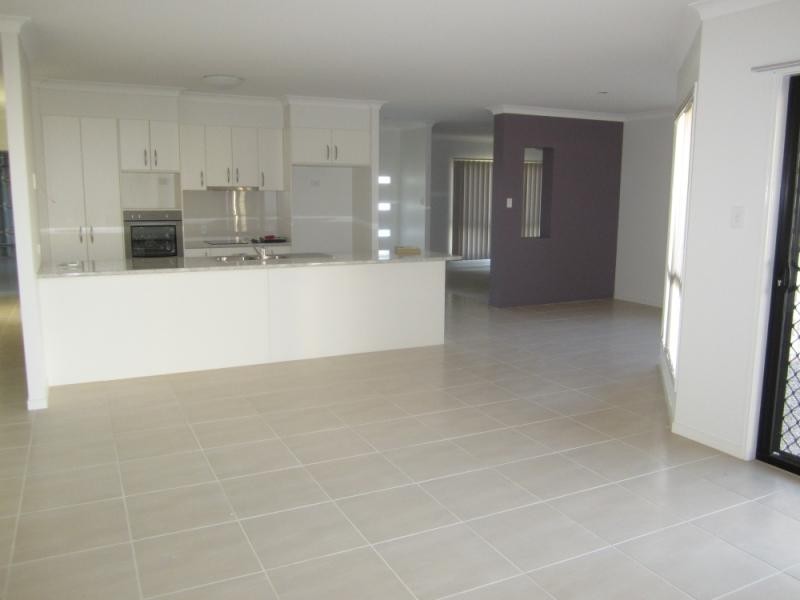 26 Pembridge Circuit, Urraween QLD 4655