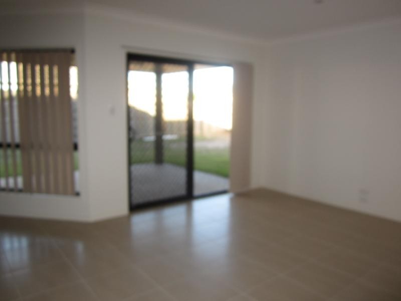 26 Pembridge Circuit, Urraween QLD 4655