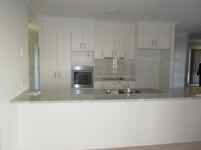 26 Pembridge Circuit, Urraween QLD 4655