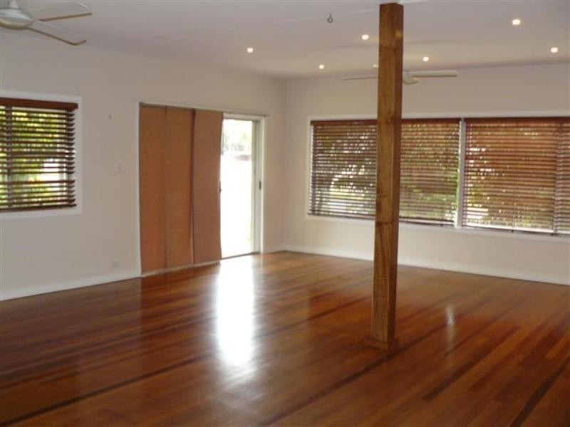 5 Margaret Street, Urangan QLD 4655