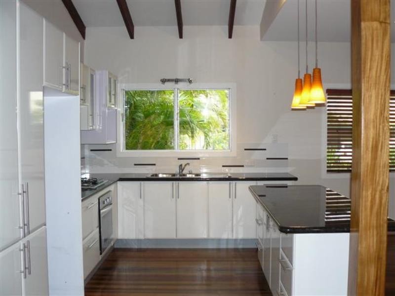 5 Margaret Street, Urangan QLD 4655