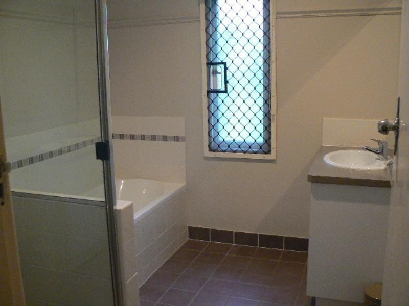 213 Cypress Street, Urangan QLD 4655