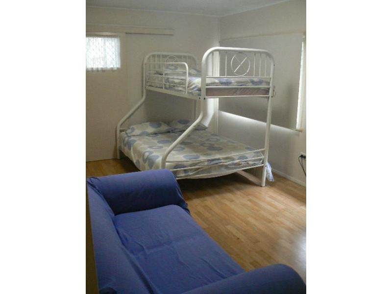 213 Cypress Street, Urangan QLD 4655