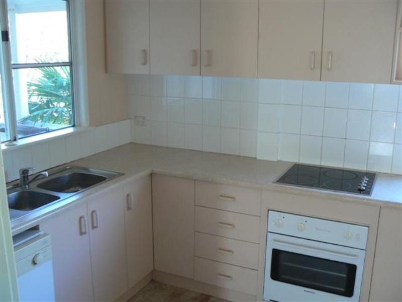 6 Mylne Court, Torquay QLD 4655