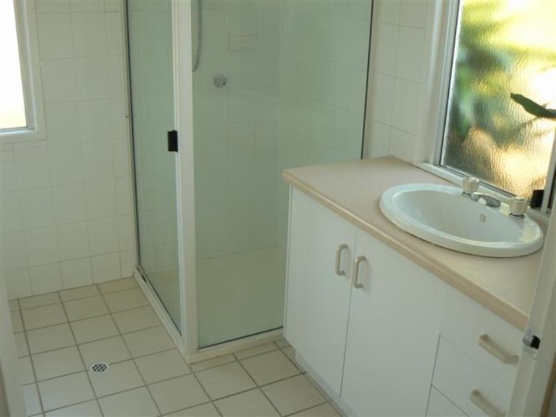 6 Mylne Court, Torquay QLD 4655