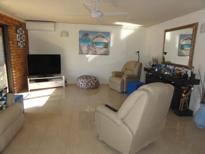 3/6 Ann Street, Torquay QLD 4655