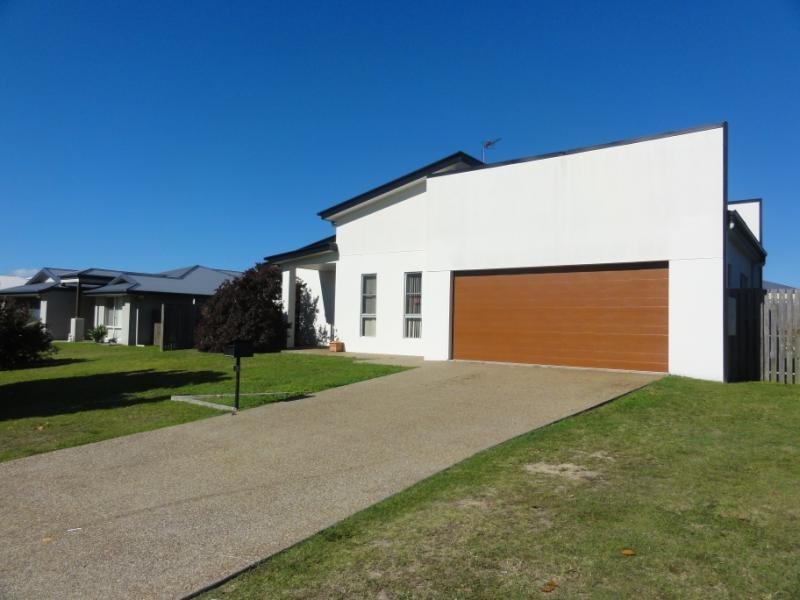 14 Bay Breeze Close, Wondunna QLD 4655
