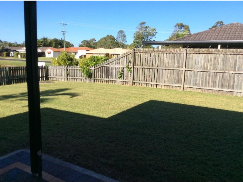 4 Banks Court, Torquay QLD 4655