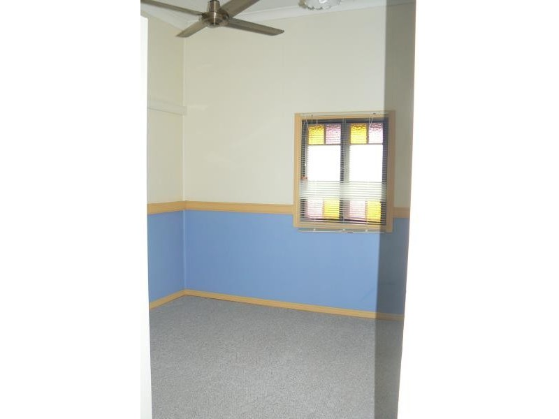 8 Ocean Street, Torquay QLD 4655