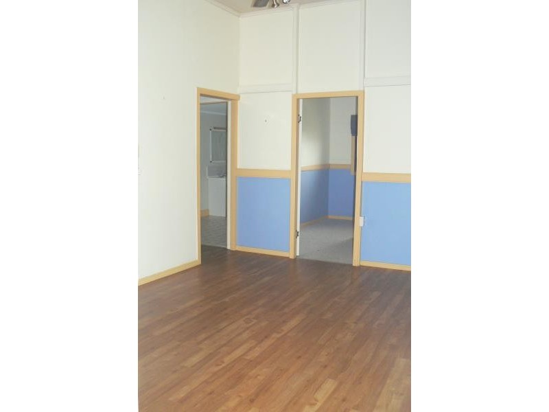 8 Ocean Street, Torquay QLD 4655