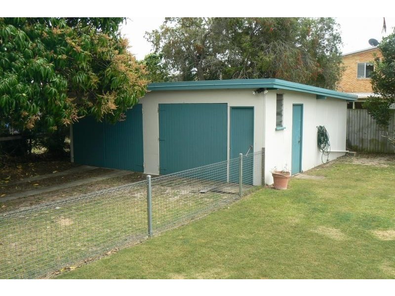 8 Ocean Street, Torquay QLD 4655