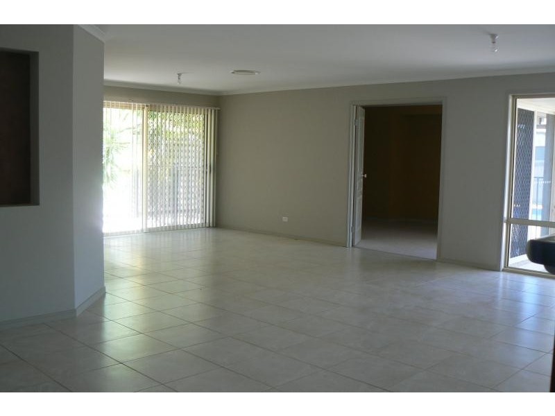 2 Bayley Court, Urraween QLD 4655