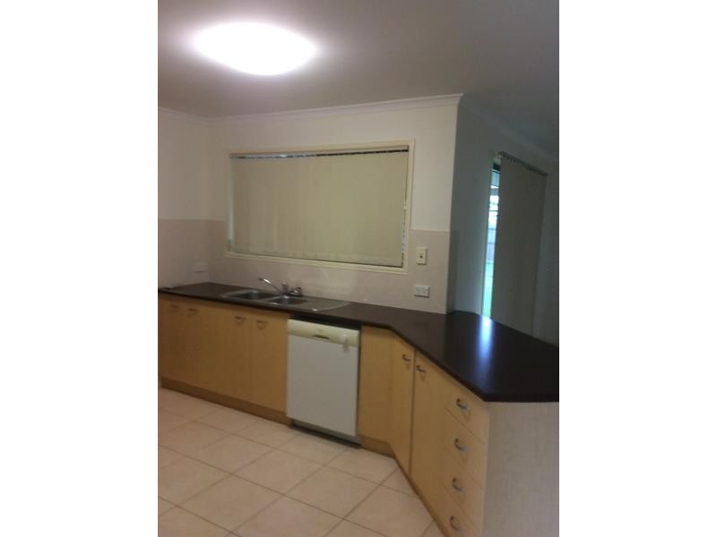 4 Clipper Street, Point Vernon QLD 4655