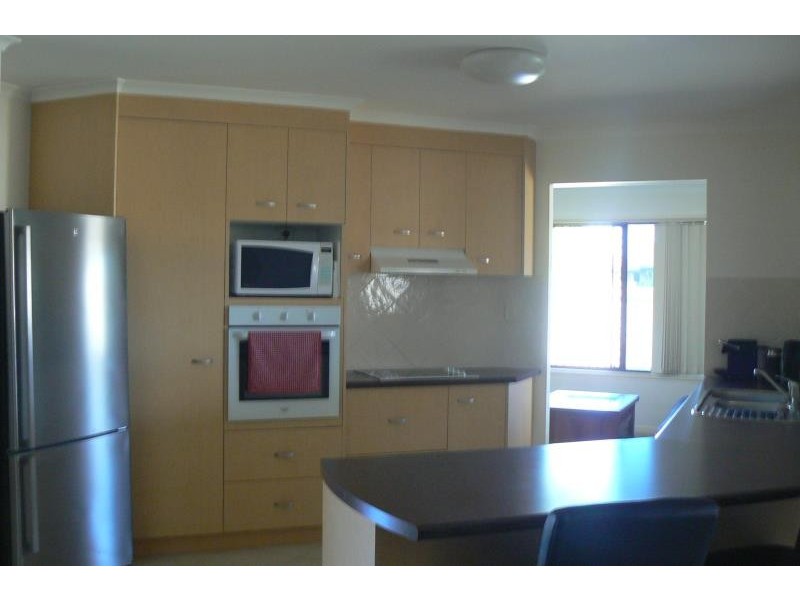 4 Clipper Street, Point Vernon QLD 4655