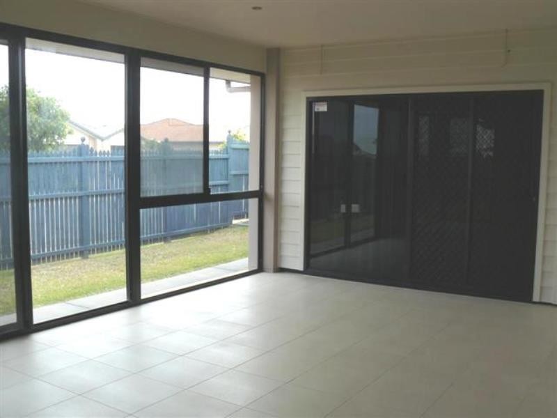 2 Kemble Way, Urraween QLD 4655
