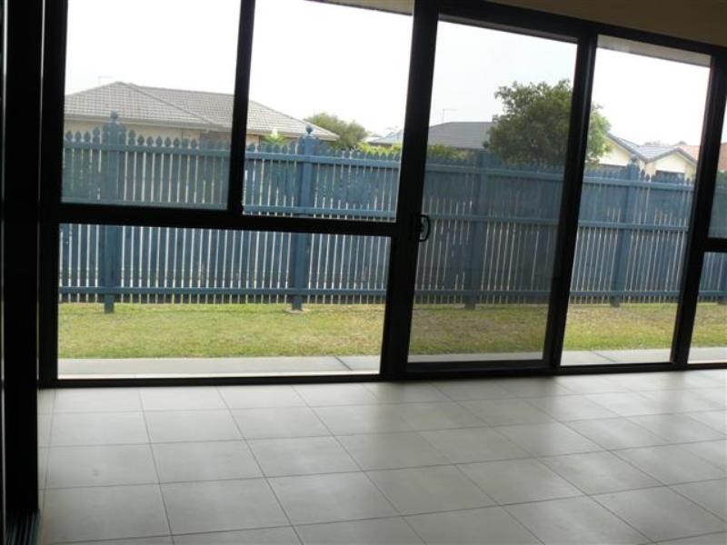 2 Kemble Way, Urraween QLD 4655