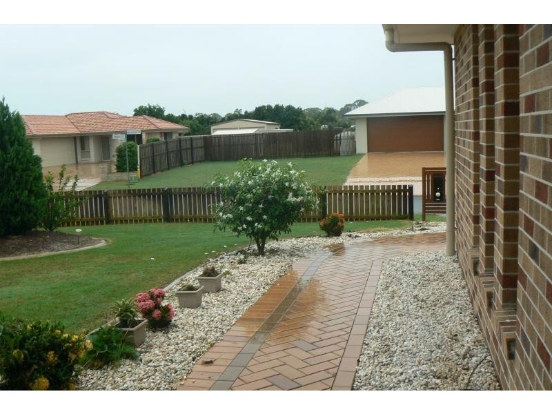 1 Rochester Court, Urraween QLD 4655