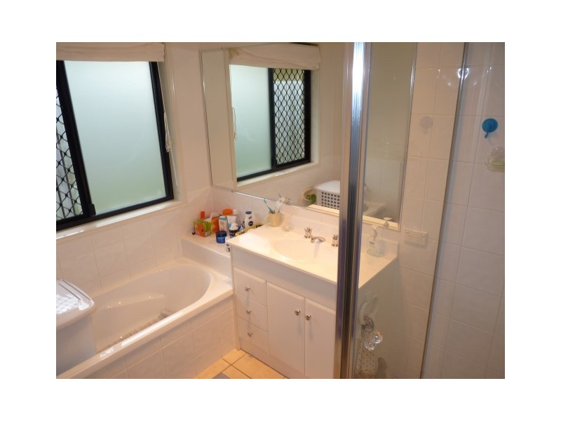 2 Picadilly Circuit, Urraween QLD 4655