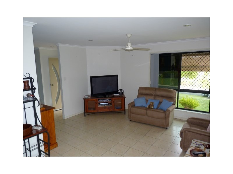 2 Picadilly Circuit, Urraween QLD 4655