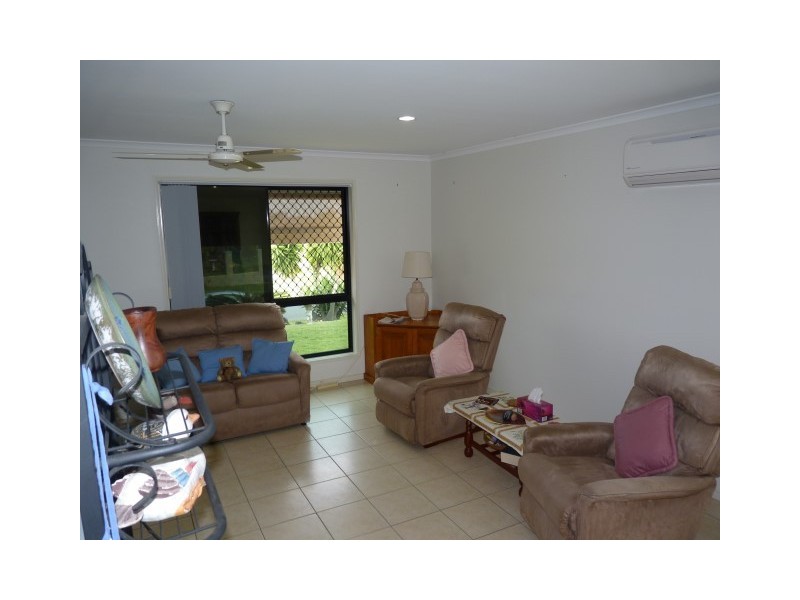 2 Picadilly Circuit, Urraween QLD 4655