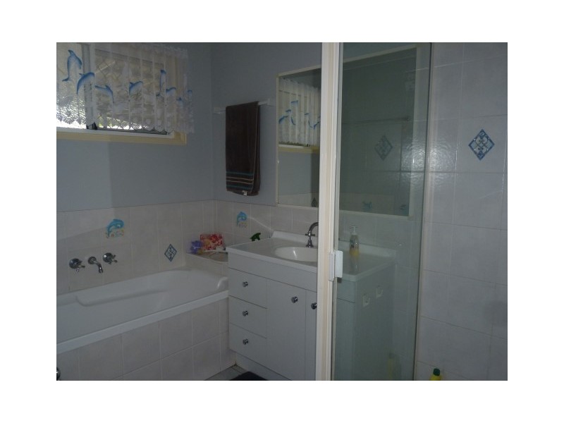 56 Barker Street, Point Vernon QLD 4655