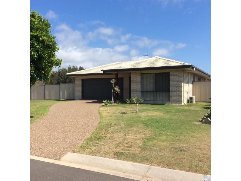 2 Beachside Court, Toogoom QLD 4655