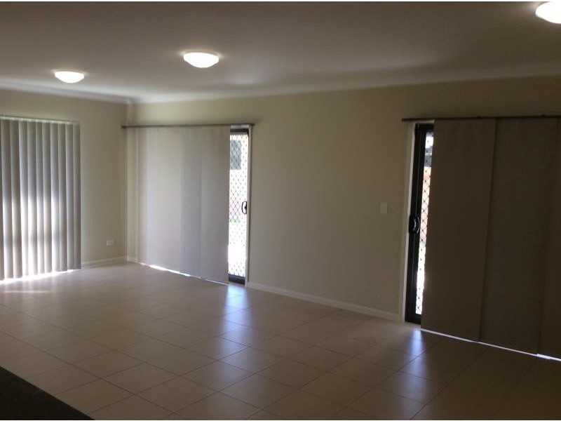 2 Beachside Court, Toogoom QLD 4655