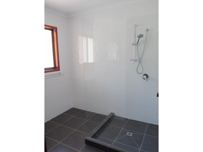 1 Esplanade, Point Vernon QLD 4655