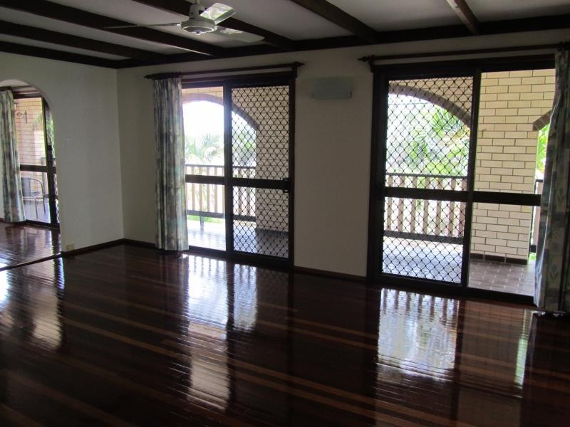 1 Esplanade, Point Vernon QLD 4655