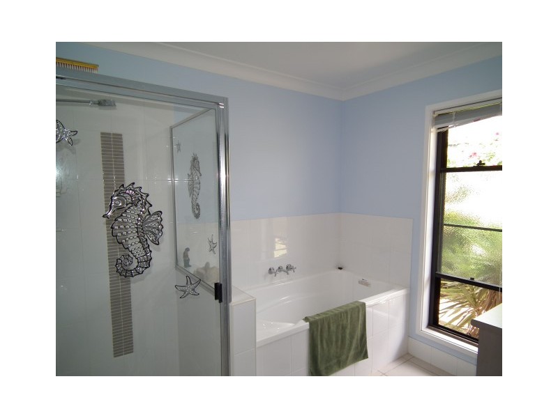 3 Bramble Court, Urraween QLD 4655