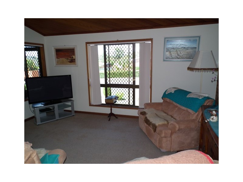 71 Hillcrest Avenue, Scarness QLD 4655