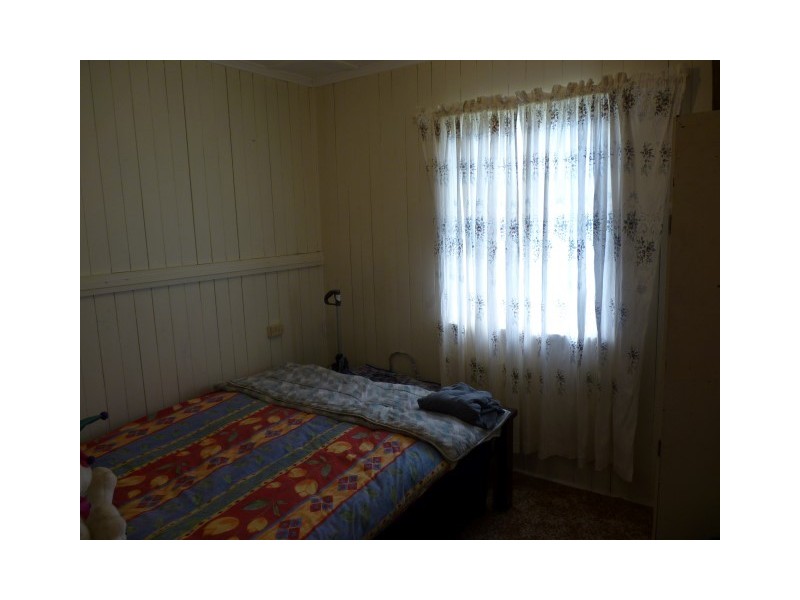 10 Wattle Street, Point Vernon QLD 4655