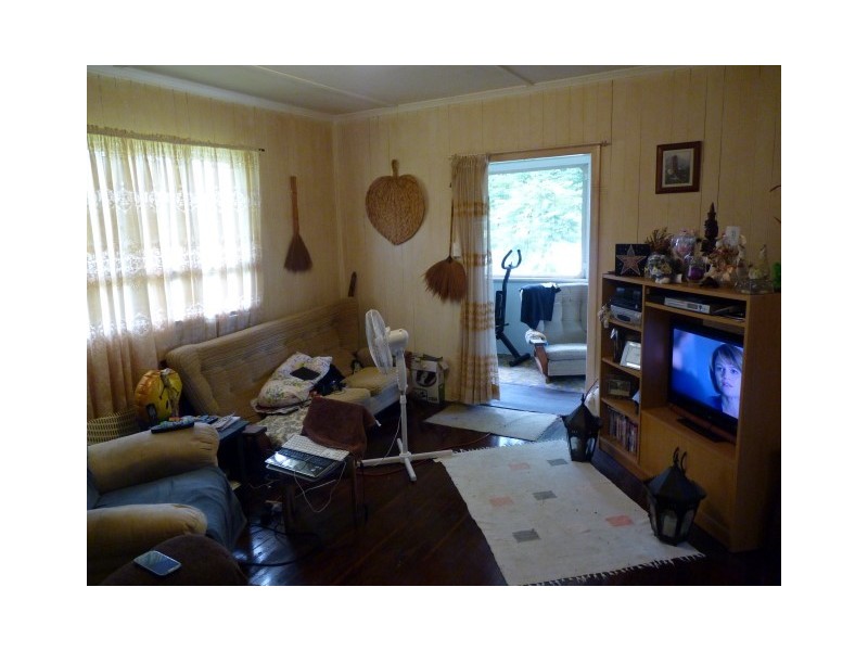 10 Wattle Street, Point Vernon QLD 4655