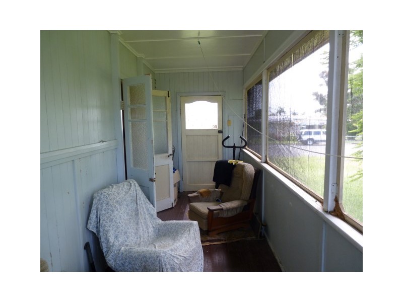 10 Wattle Street, Point Vernon QLD 4655