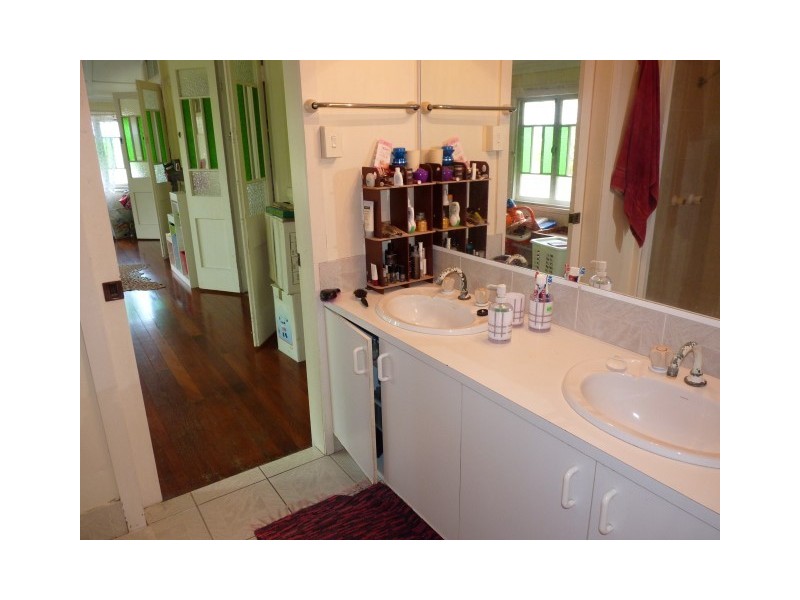 273 Torquay Terrace, Torquay QLD 4655