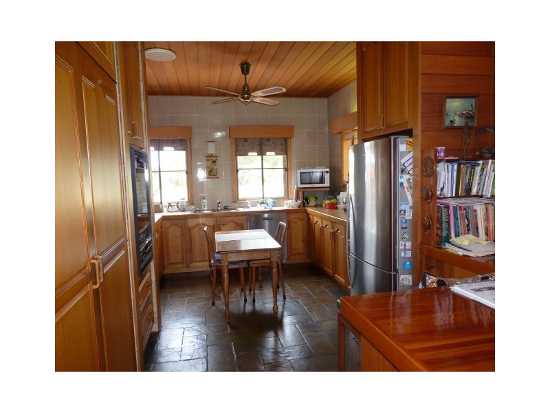 6 Corfield Street, Point Vernon QLD 4655