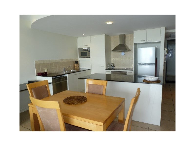 10/558 Esplanade, Urangan QLD 4655