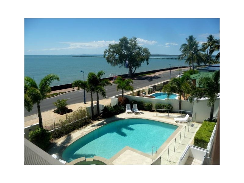 10/558 Esplanade, Urangan QLD 4655