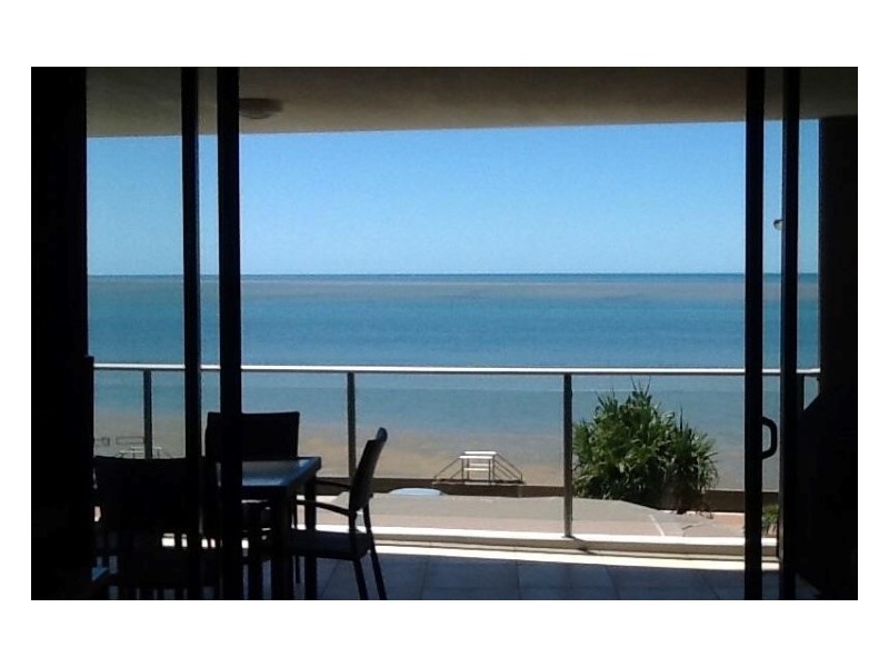 10/558 Esplanade, Urangan QLD 4655
