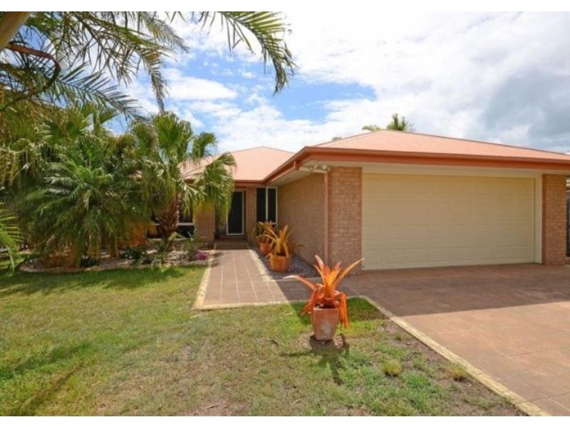 24 Jonwest Close, Torquay QLD 4655