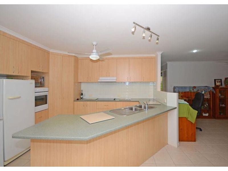 24 Jonwest Close, Torquay QLD 4655