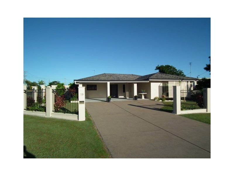 19 Bayview Terrace, Pialba QLD 4655