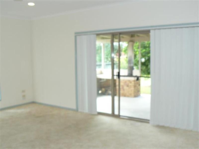 144 Bideford St, Torquay QLD 4655