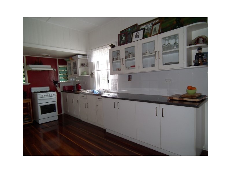 13 Beach Road, Pialba QLD 4655