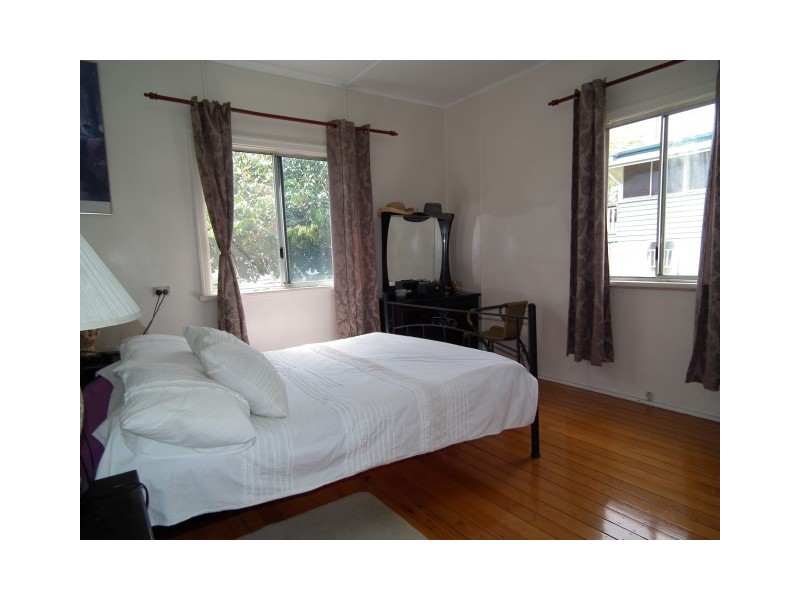 13 Beach Road, Pialba QLD 4655