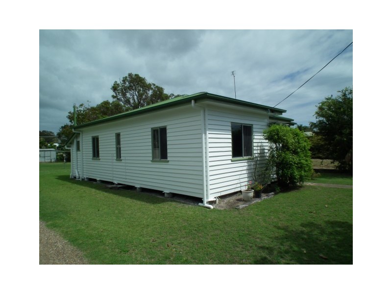 13 Beach Road, Pialba QLD 4655
