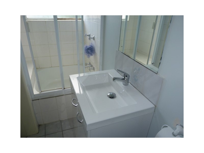 3/404 Esplanade, Torquay QLD 4655